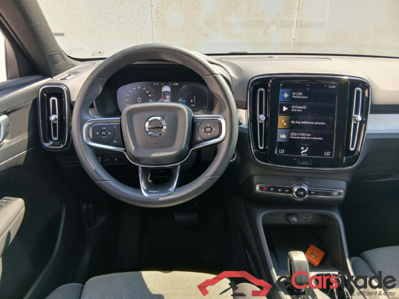 VOLVO XC40 / 2021 / 5P / todoterreno 1.5 T4 Recharge PHEV Core Auto #3