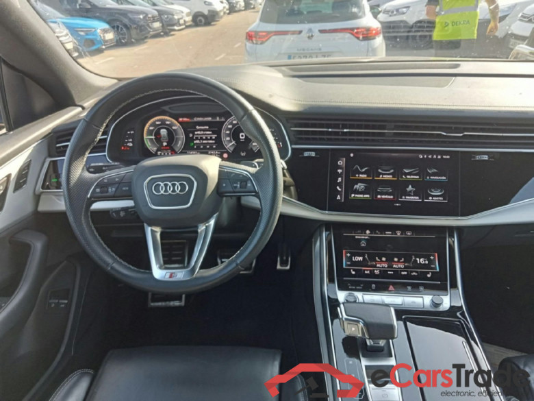 AUDI Q8 / 2018 / 5P / todoterreno 55 TFSIe 280kW Black Line Pl quattro tip #3