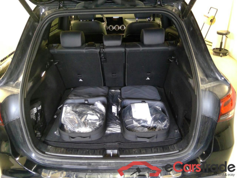 Mercedes-Benz EQA 300 SE Edition 4M #5