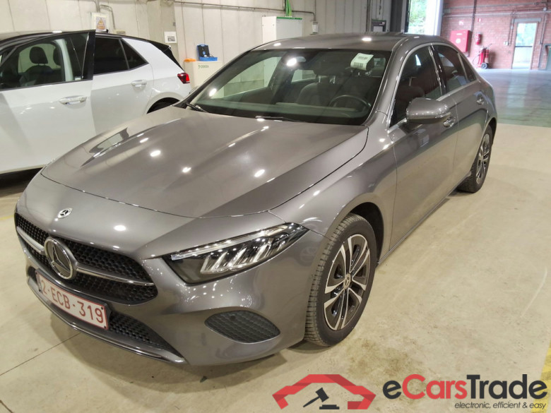 MERCEDES-BENZ A-CLASS LIMOUSINE 1.3 A 250 E BUSINESS LINE DCT #1