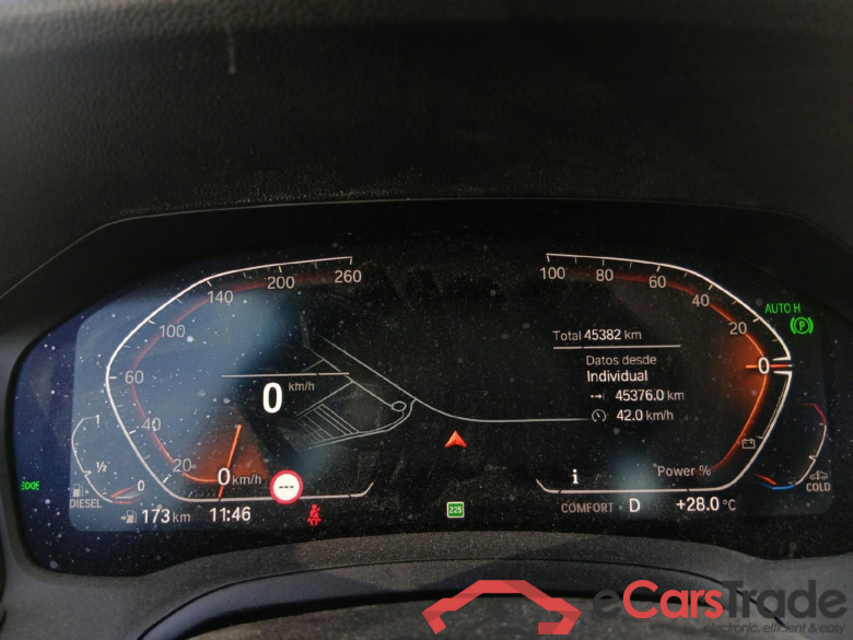 BMW Serie 3 / 2018 / 4P / sedán 318d Auto. #4