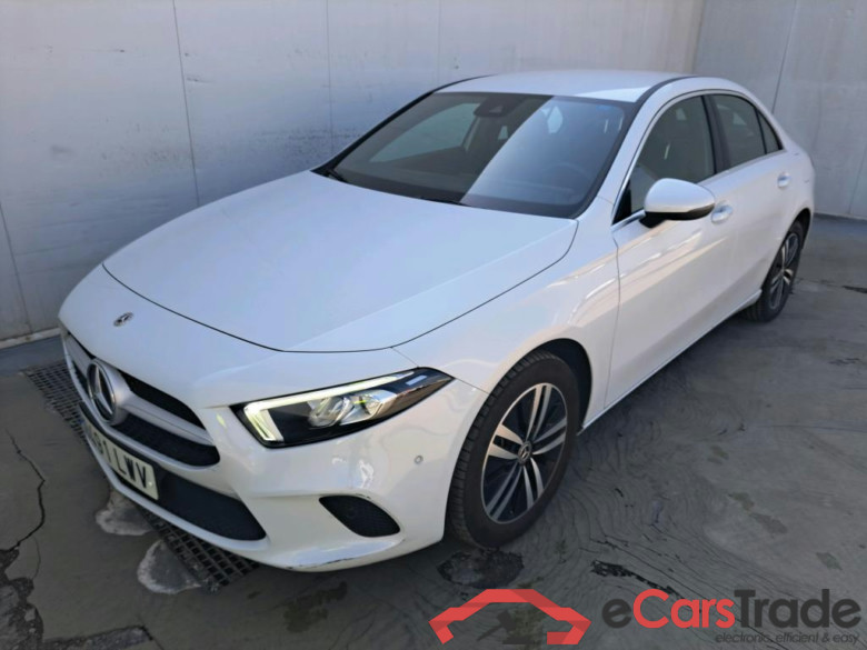 MERCEDES-BENZ Clase A / 2018 / 4P / sedán Sedán A 250 e