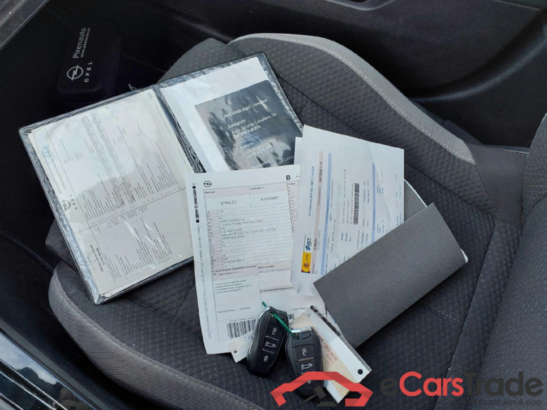 OPEL Astra / 2021 / 5P / berlina con portón 1.5D DTH 96kW (130CV) Edition #5