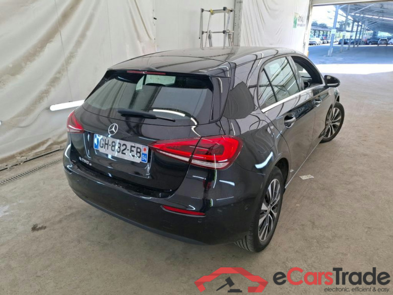 MERCEDES-BENZ Classe A Compact / 2018 / 5P / Berline A 250 e Business Line 8G-DCT #4