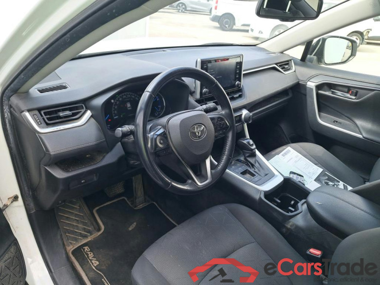TOYOTA Rav4 / 2018 / 5P / todoterreno 2.5l 220H Advance #3