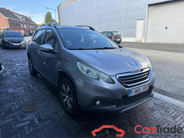PEUGEOT 2008 1.2i PureTech Style #2