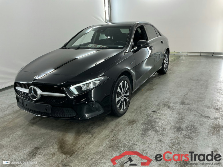 MERCEDES-BENZ A-CLASS LIMOUSINE 1.3 A 250 E DCT #1