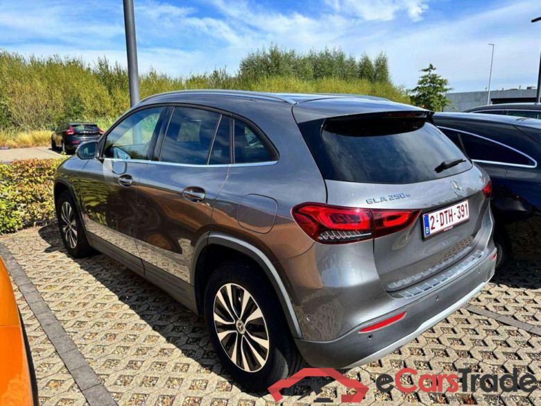 MERCEDES-BENZ GLA PHEV (H247) GLA 250 e PHEV #4