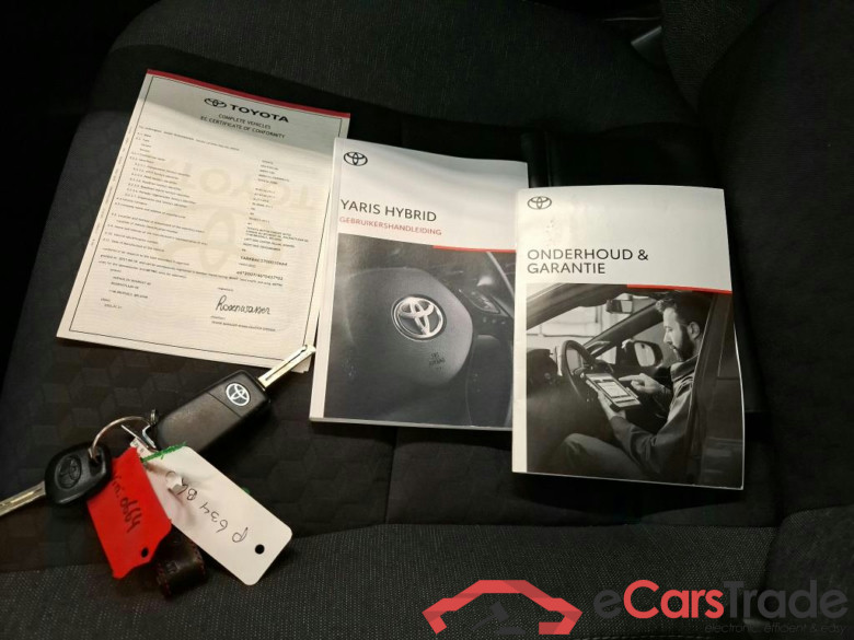 Toyota Yaris Hybrid 115 Active 5d #4