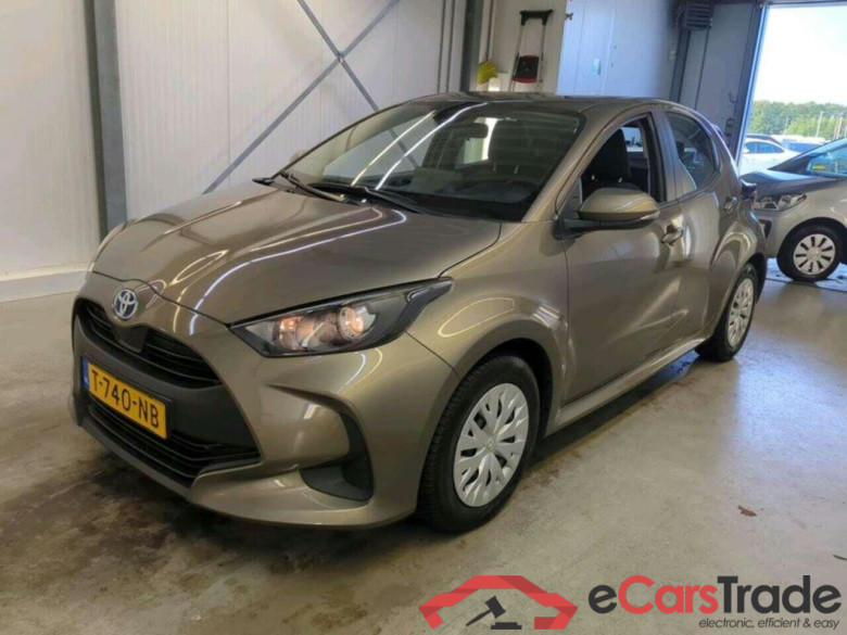 TOYOTA Yaris 1.5 Hyb. Active #1
