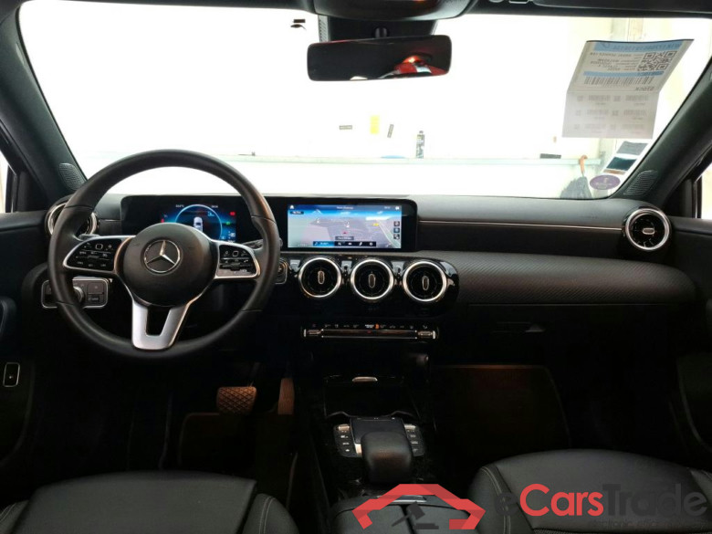 MERCEDES-BENZ Classe A Compact / 2018 / 5P / Berline A 250 e Business Line 8G-DCT #6