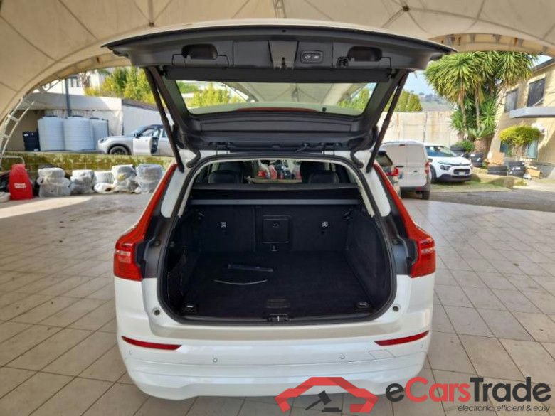 VOLVO XC60 / 2021 / 5P / SUV B4 D AUTOMATICO CORE #5