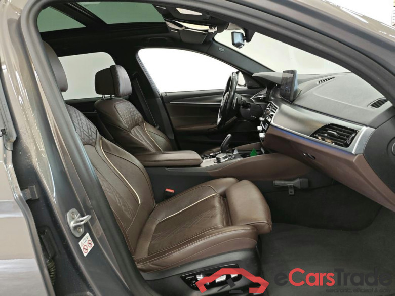 BMW 5 Serie Touring 530e M Sport 5d + Pano, BMW M 50 Jahre uitvoering, Head-Up, Harman & Kardon, M Sportpakket Pro #3