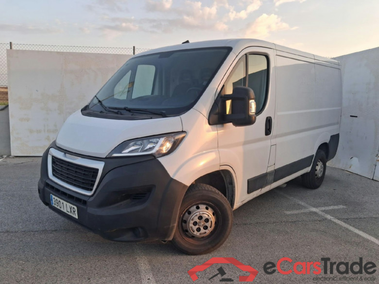PEUGEOT Boxer / 2014 / 4P / furgón 330 L1 H1 BHDI 88kW (120CV) S&S 6 Vel. M #1