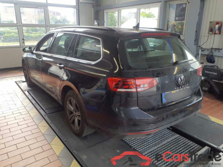 Volkswagen Passat Variant  #3