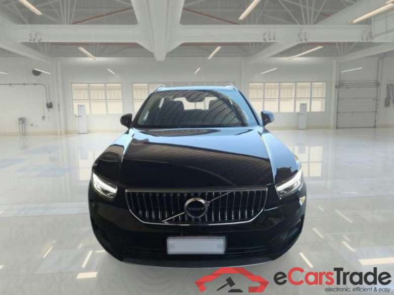VOLVO XC40 / 2017 / 5P / SUV T4 PLUG-IN HYBRID AUTO RECH INSCRIP EXPR #6