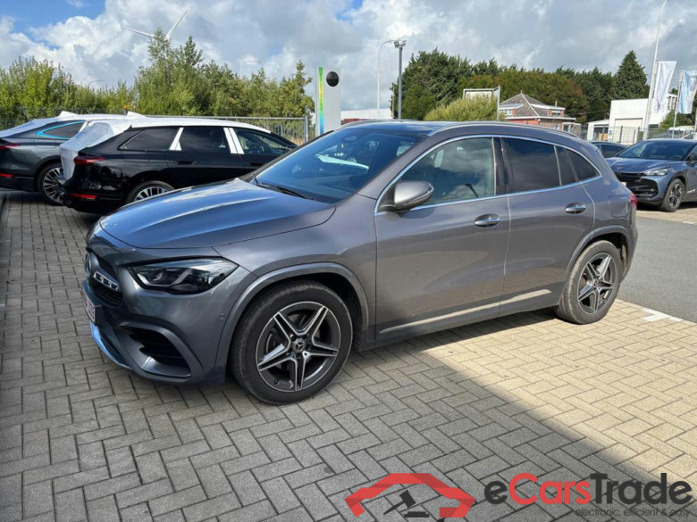 MERCEDES-BENZ GLA 180 Star Edition Star Edition