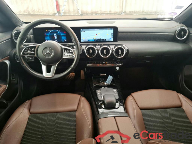 MERCEDES-BENZ CLA Shooting Brake / 2019 / 5P / Break CLA 200 Business Line BA7 #5