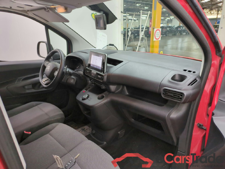 CITROEN Berlingo Van / 2018 / 4P / Fourgonnette M 650kg BlueHDi 130 S&S EAT8 Driver #5