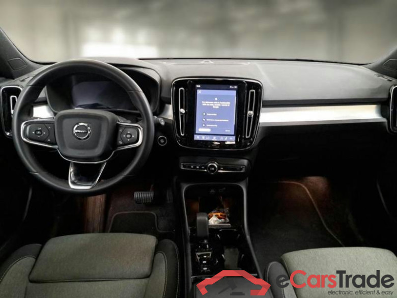 VOLVO XC40 / 2021 / 5P / SUV B3 AUTOMATICO PLUS DARK #3