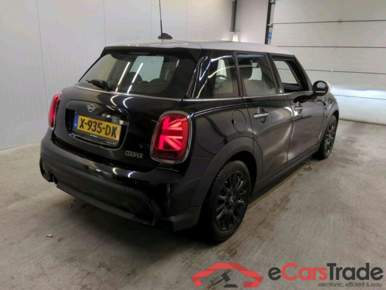 Mini 5-deurs 1.5 Cooper Camden #2