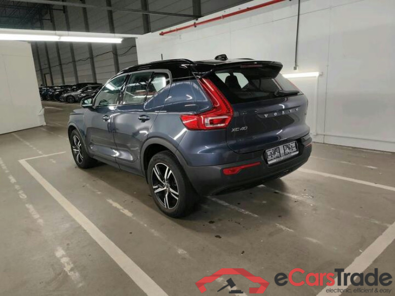 Volvo XC40 XC40 T3 Geartronic R-Design 120kW/163pk  5D/P Auto-8 #3