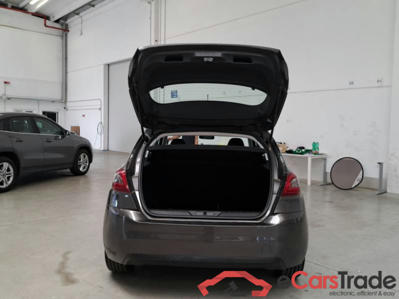 PEUGEOT 308 / 2017 / 5P / BERLINA ACTIVE PACK BLUEHDI 130 SeS #5