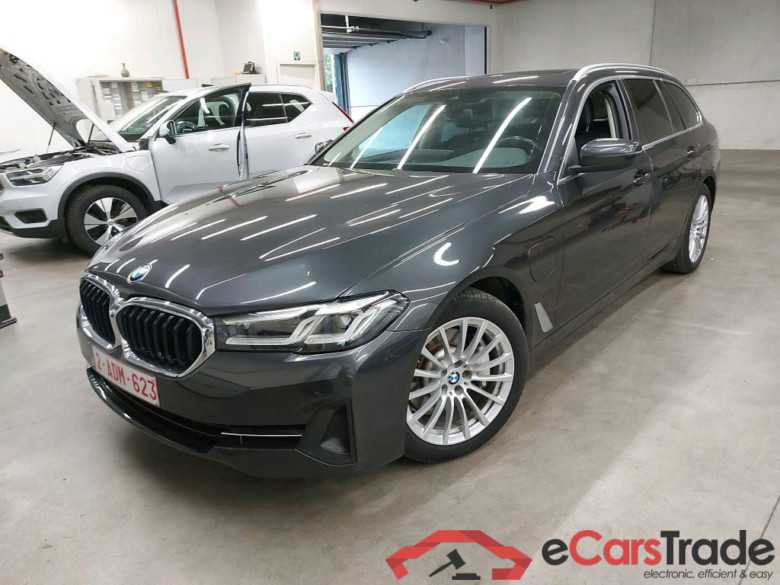 BMW - BMW 5 TOURING 530e 292PK Business Edition With Dakota Powered Mem Comfort Seats & Heated Front & Rear & Driving Assistant Pack & Harman Kardon & Trailer Towing Hook & Sun Roof   * HYBRID * #1