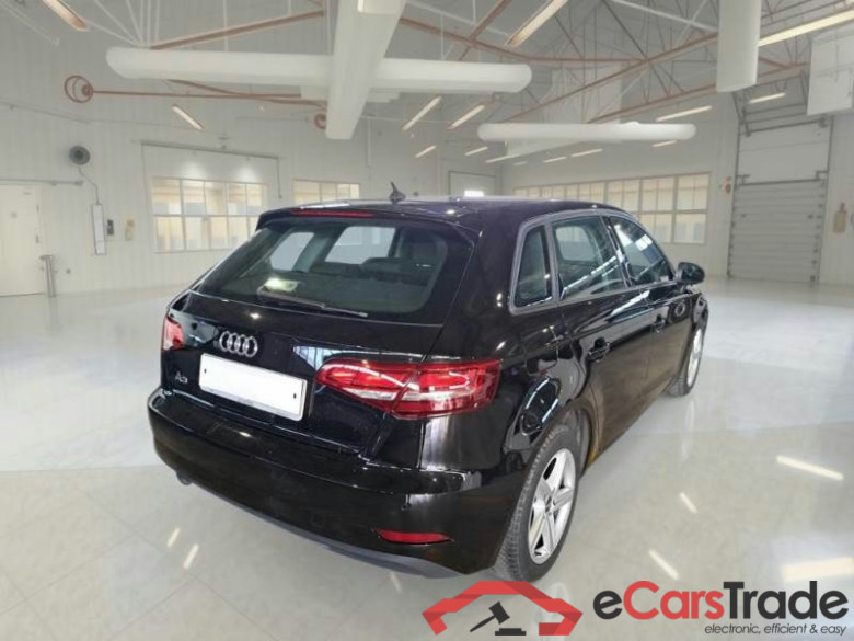 AUDI A3 / 2016 / 5P / BERLINA 30 TDI BUSINESS S.BACK #2