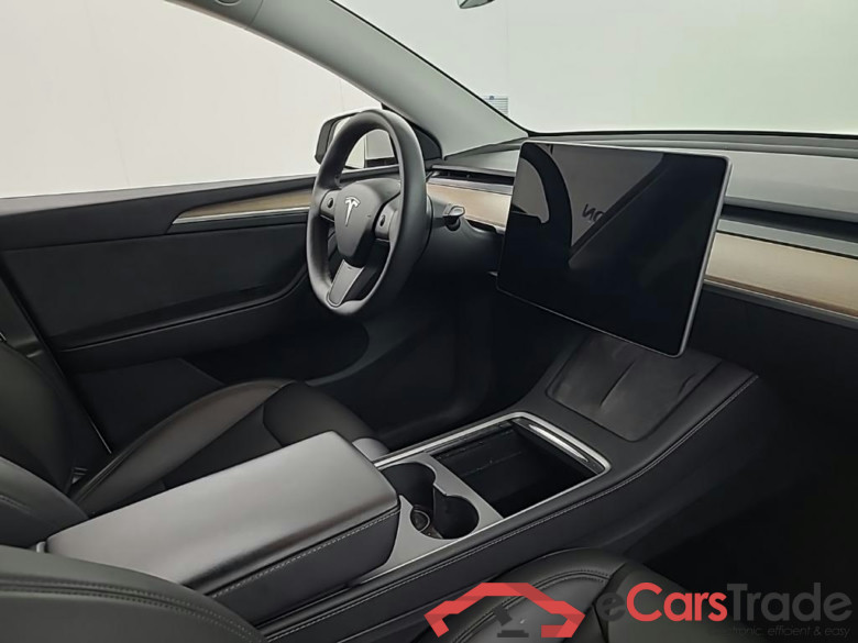 Tesla Model Y Long Range Dual Motor AWD 5D 378kW #6