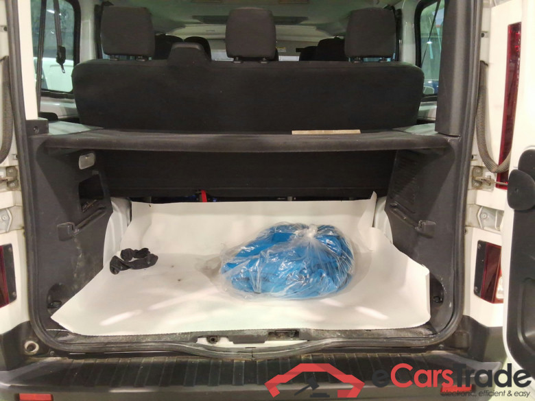 RENAULT TRAFIC 2.0 DCI 81KW PASSENGER ZEN SWB #3