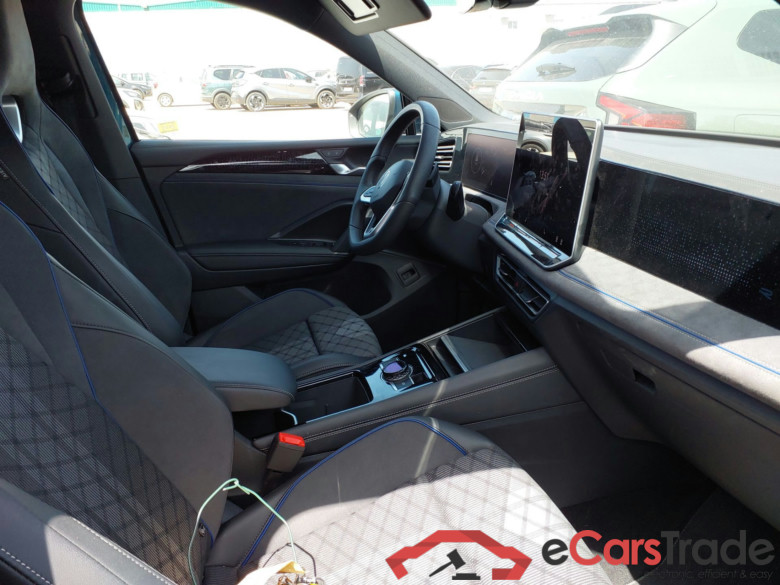 VOLKSWAGEN Tiguan 2.0 TDI 110 kW (150 CV) DSG  R-Line(Winterpack) #3
