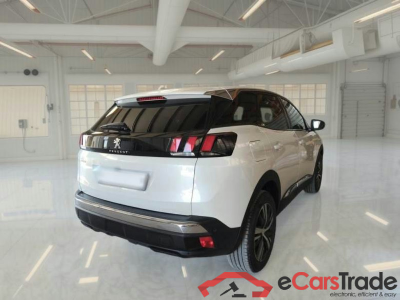 PEUGEOT 3008 / 2020 / 5P / SUV BLUEHDI 130 EAT8 SeS ALLURE #2
