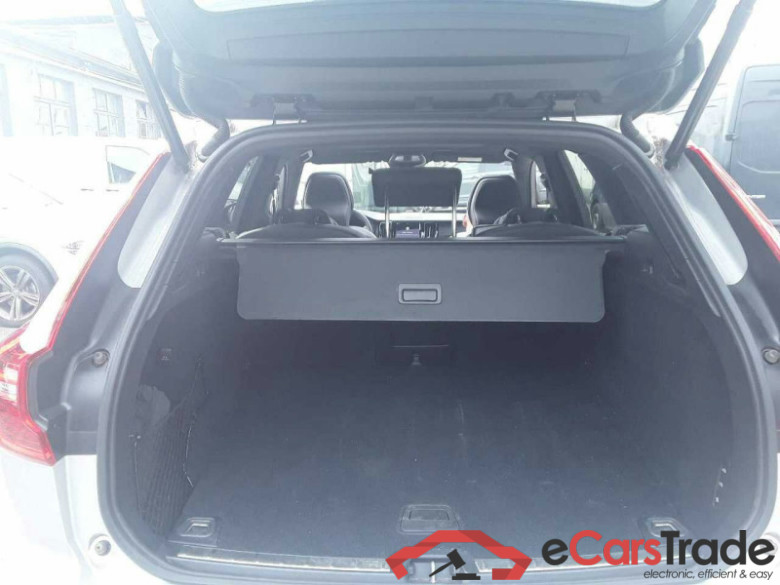 Volvo XC60 (03.2017->) DE - SUV5 B5 (Benzin) AWD EU6d, Ultra Dark Mild-Hybrid, (Facelift) 2023 - 2024 #3