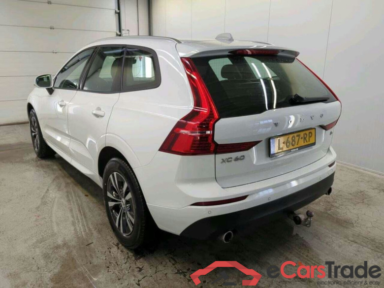 VOLVO XC60 2.0 B4 Momentum #6