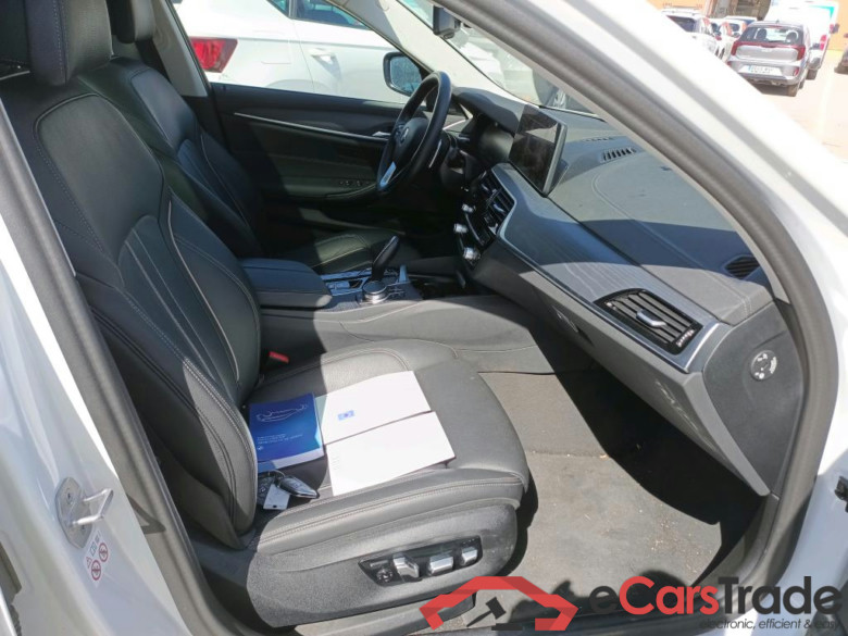 BMW Serie 5 / 2020 / 5P / familiar 530e Touring #6