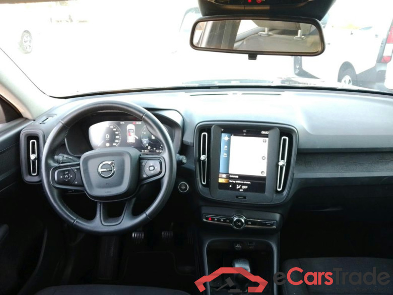 VOLVO XC40 / 2021 / 5P / todoterreno 1.5 T2 Essential #3