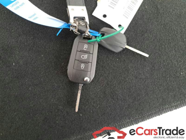 CITROEN C3 / 2020 / 5P / BERLINA PURETECH 83 SeS SHINE #1