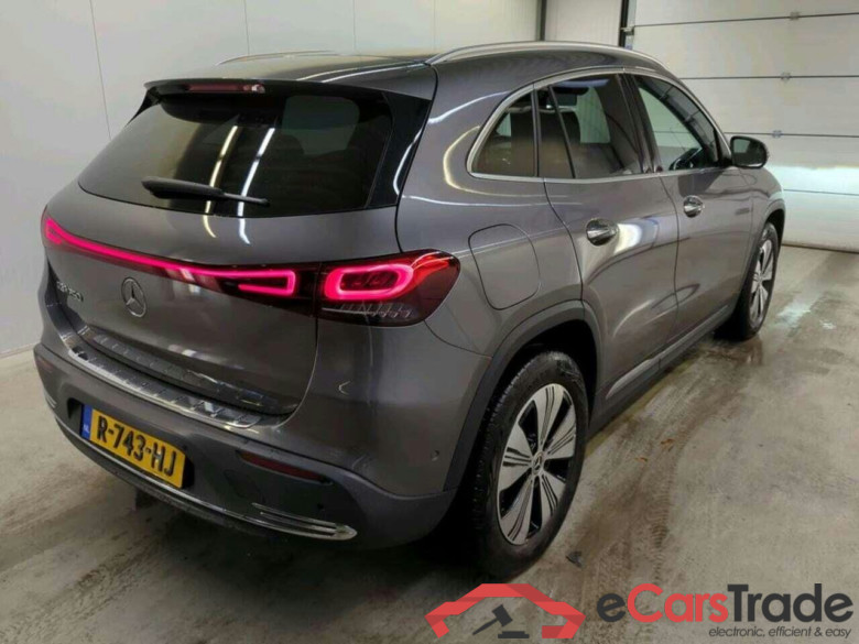 MERCEDES-BENZ EQA 250 Bns Sol. Lux #2