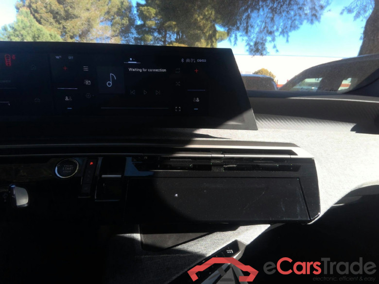 Peugeot 5008 Allure Hybrid 145 ch e-DCS6 #4