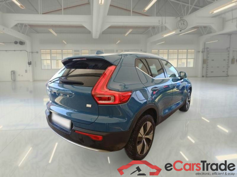 VOLVO XC40 / 2021 / 5P / SUV T4 RECHARGE PLUG-IN HYBRID AUTOMATICO CORE #2