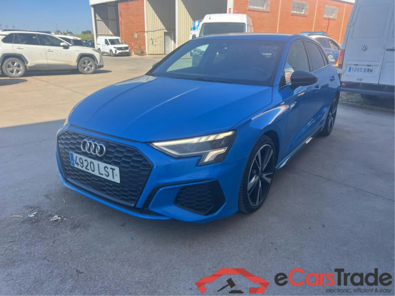 AUDI A3 / 2020 / 5P / berlina con portón Sportback Black line 30 TDI 85kW (116CV) #1