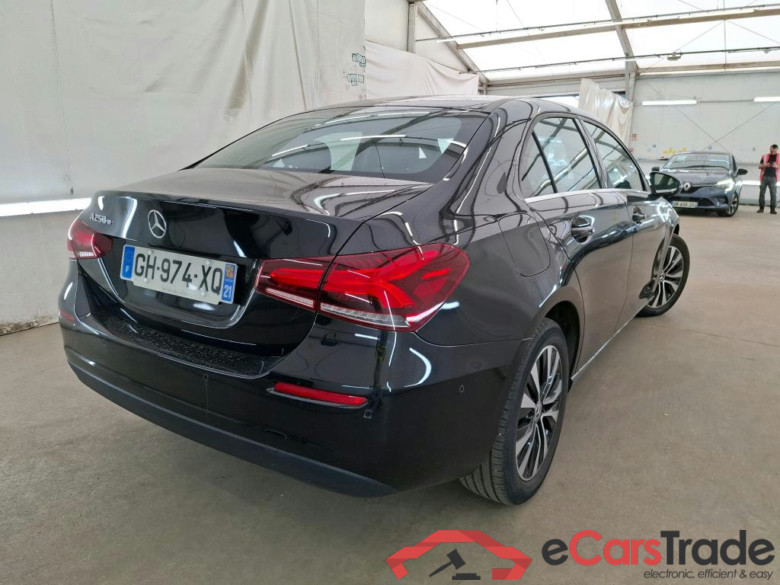 MERCEDES-BENZ Classe A Berline 2018 4P Berline A 250 e Business Line 8G DCT #4