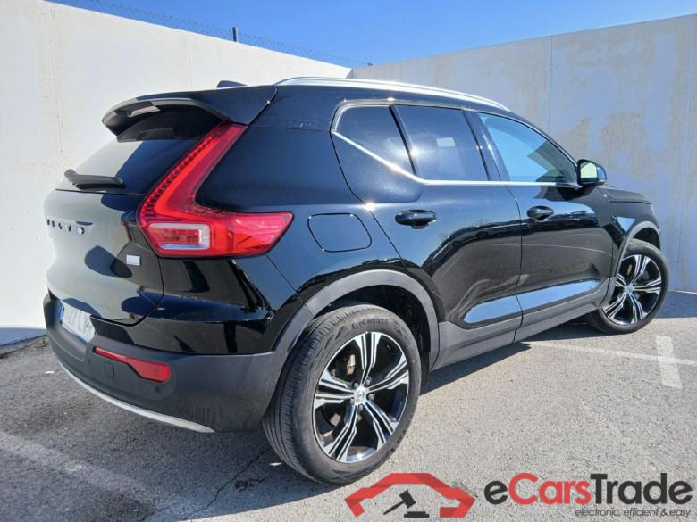 VOLVO XC40 / 2017 / 5P / todoterreno 1.5 T4 Twin Recharge Inscription Auto #2