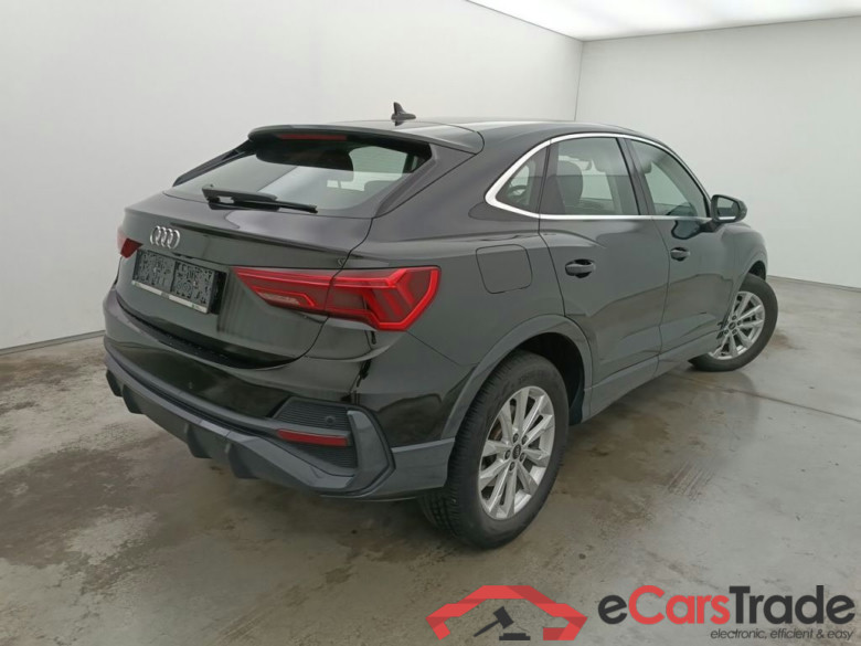 Audi Q3 Sportback 45 TFSI e S tronic 5d #4