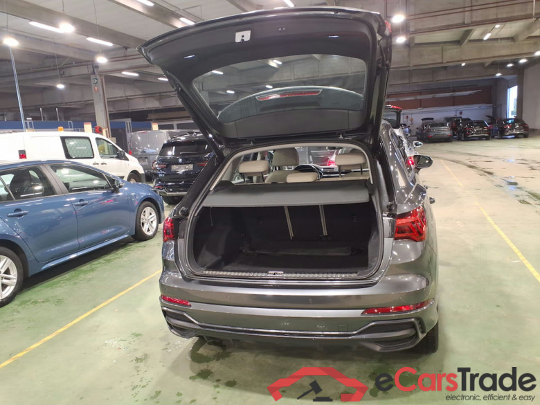 AUDI Q3 2.0 35 TDI S TRONIC S LINE BUSINESS EDIT #3