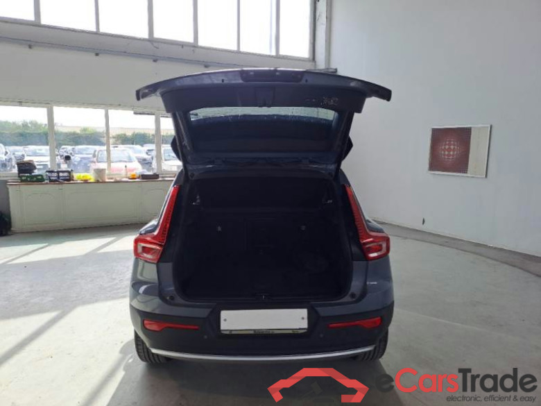 VOLVO XC40 / 2017 / 5P / SUV T4 PLUG-IN HYBRID AUTO RECH INSCRIP EXPR #5