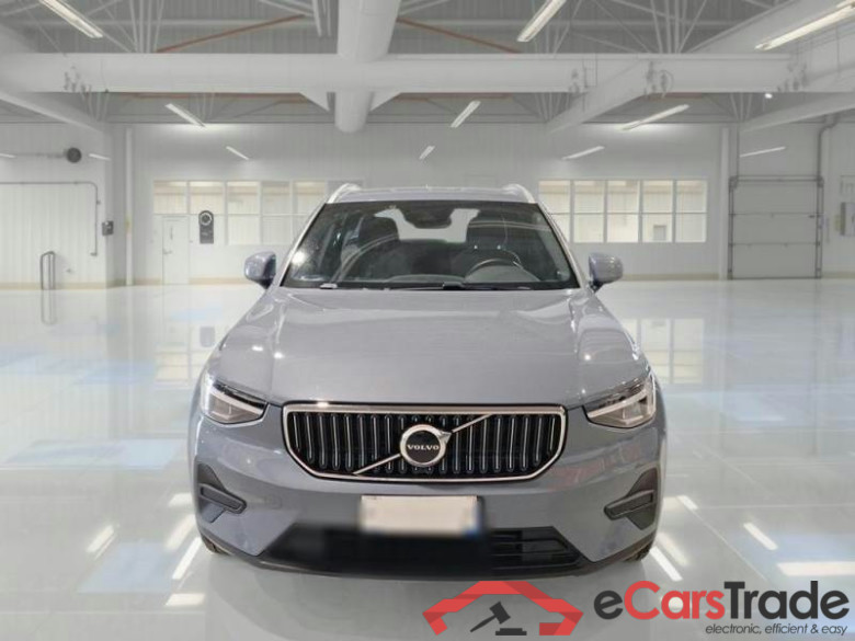VOLVO XC40 / 2021 / 5P / SUV T4 Recharge Plug-in auto Plus Bright #6