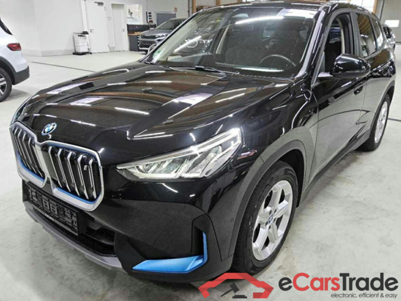 iX1 30 xDrive 64kWh