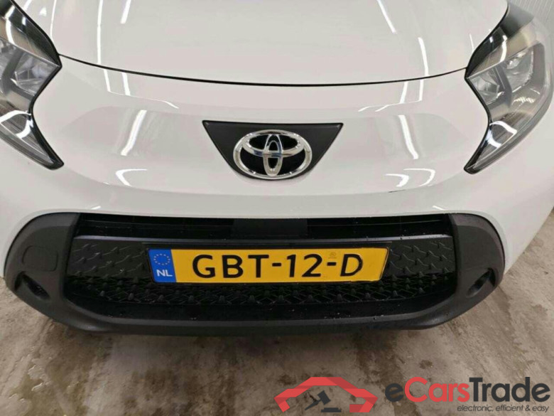 TOYOTA Aygo X 1.0 VVT-i MT Play #4